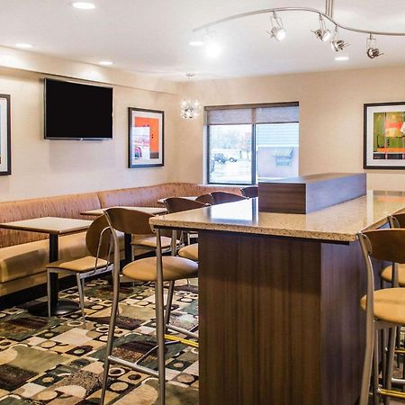 Quality Inn Стритсборо Экстерьер фото