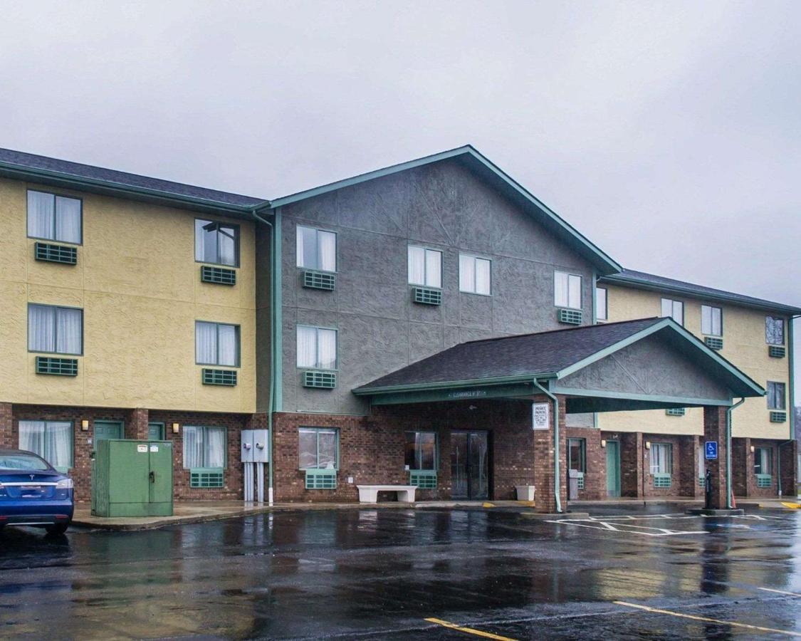 Quality Inn Стритсборо Экстерьер фото