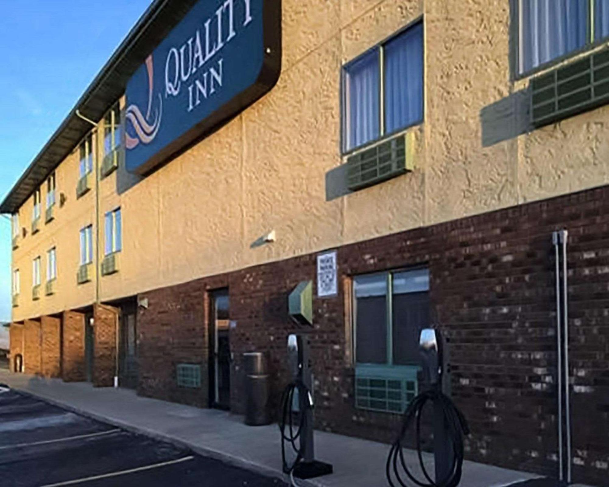 Quality Inn Стритсборо Экстерьер фото