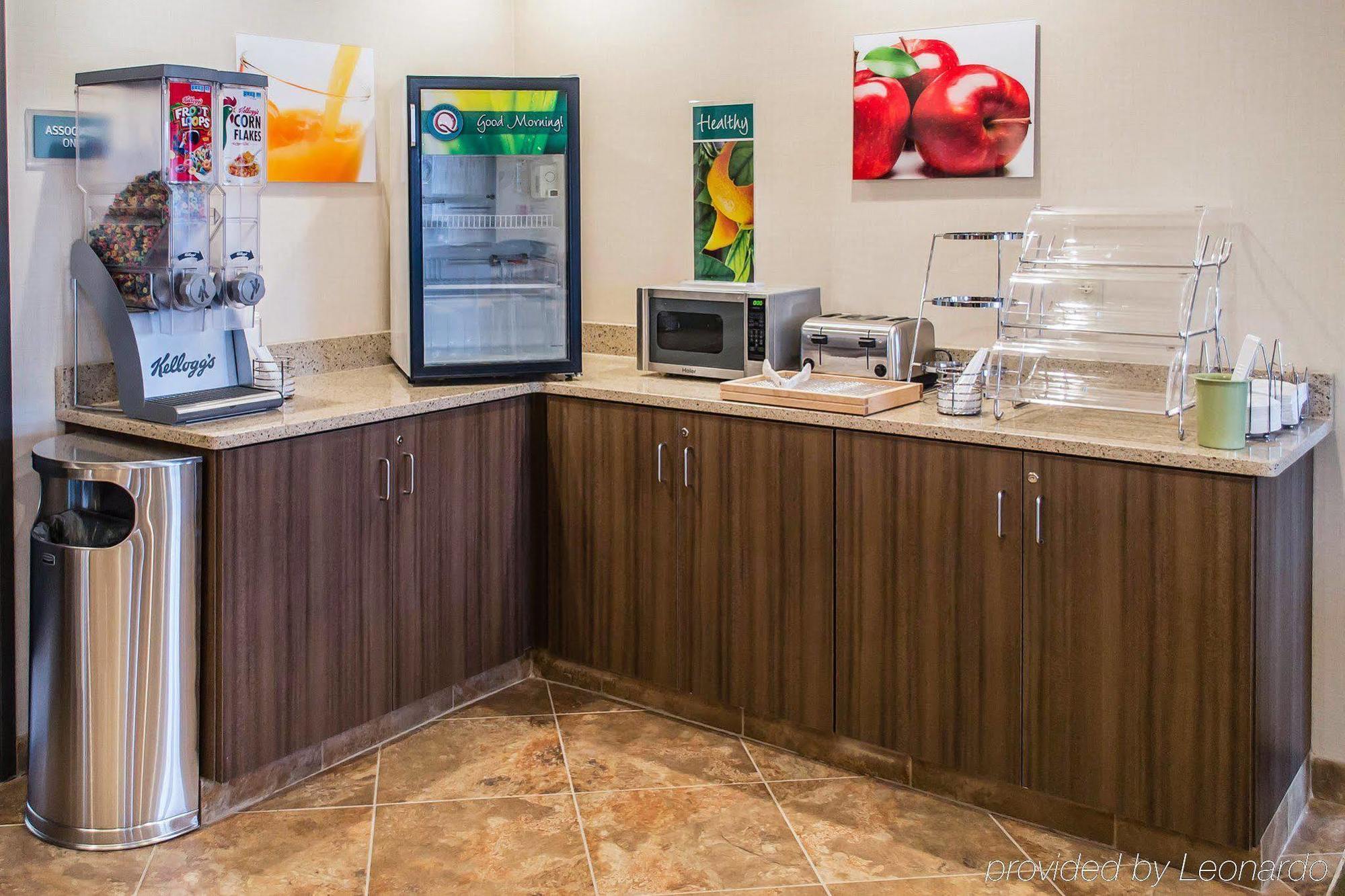 Quality Inn Стритсборо Экстерьер фото