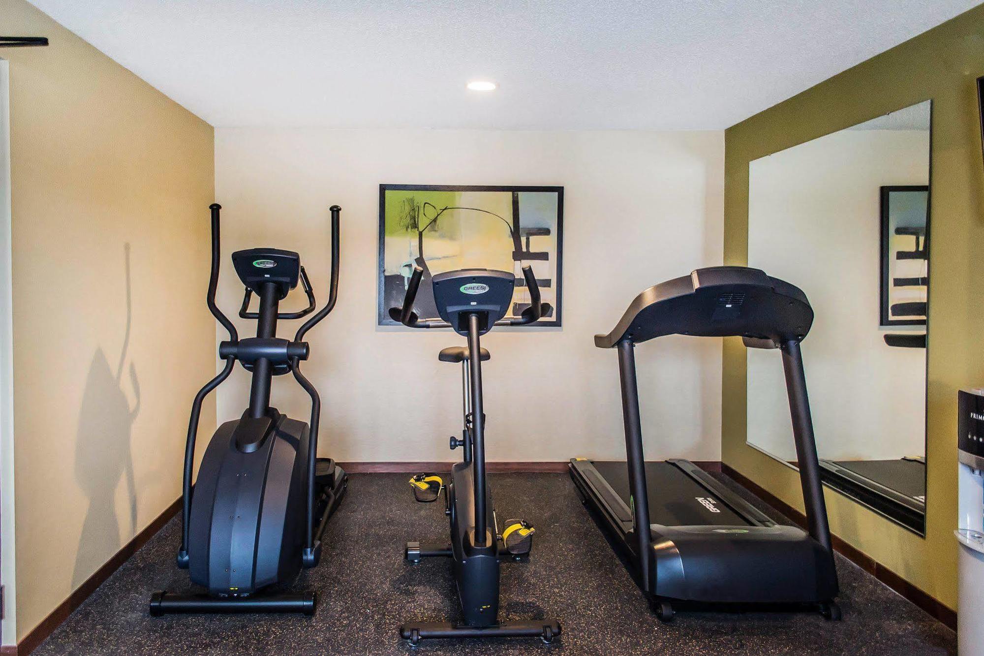 Quality Inn Стритсборо Экстерьер фото